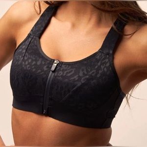 Victoria’s Secret Incredible knockout zip front sports bra